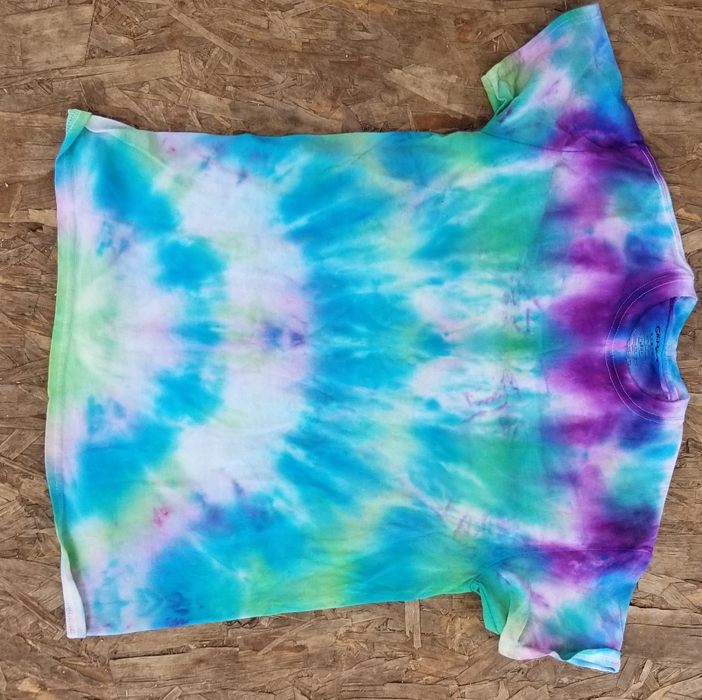 Tie die medium shirt